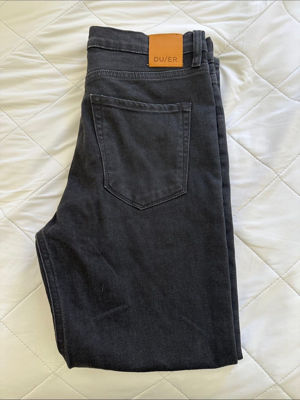 DU/ER Women’s Straight Leg Jeans in Charcoal Black